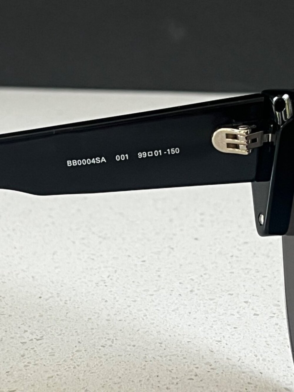 Balenciaga Shield BB0004S sunglasses in shiny black - Picture 9 of 10